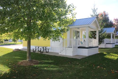 Фотография кемпинга Sun Outdoors Petoskey Bay Harbor