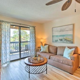 Фотография гостевого дома Resort Condo with Patio - Walk to Folly Field Beach!