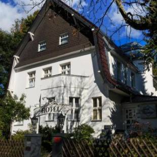 Фотографии гостевого дома 
            Hotel Landhaus Schlachtensee