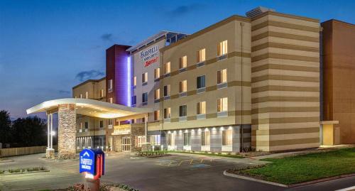 Фотография гостиницы Fairfield Inn & Suites by Marriott Charlottesville Downtown/University Area