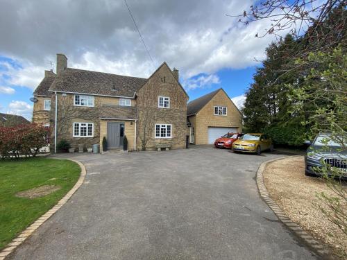 Фотографии мини отеля 
            Cotswold Lodge