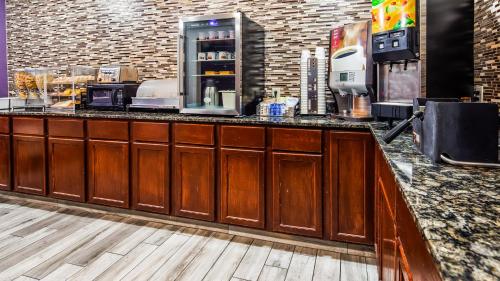 Фотография гостиницы SureStay Plus Hotel by Best Western Kearney