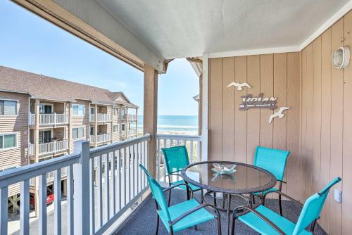 Фотографии гостевого дома 
            Updated Condo with Ocean Views on Carolina Beach!