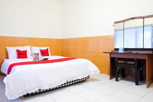 Фотография гостевого дома RedDoorz near STAB Syailendra Kopeng