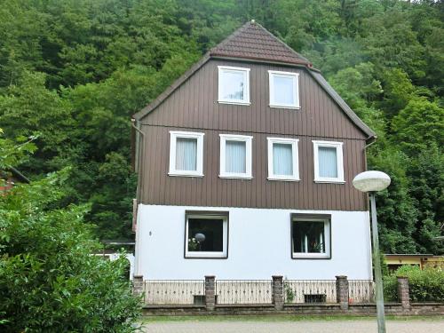 Фотография гостевого дома Spacious group house in the Harz region with a fenced garden