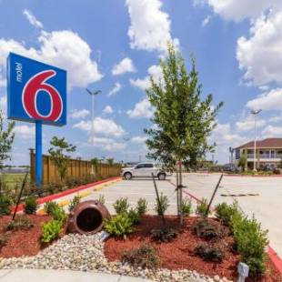 Фотографии гостиницы 
            Motel 6-Houston, TX - North