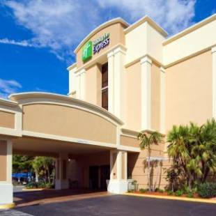 Фотографии гостиницы 
            Holiday Inn Express Cape Coral-Fort Myers Area, an IHG Hotel