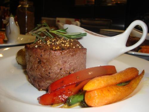 Фотографии гостевого дома
44 on Ennis Guest Lodge and Restaurant