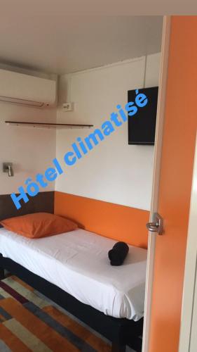 Фотография гостиницы Kyriad Direct Saintes