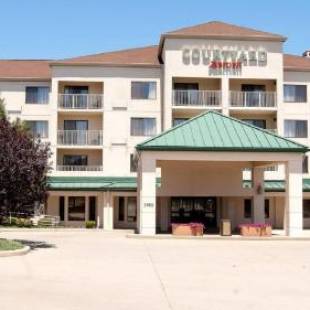 Фотографии гостиницы 
            Courtyard by Marriott Cincinnati Airport