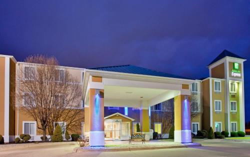 Фотография гостиницы Baymont by Wyndham Kirksville University Area