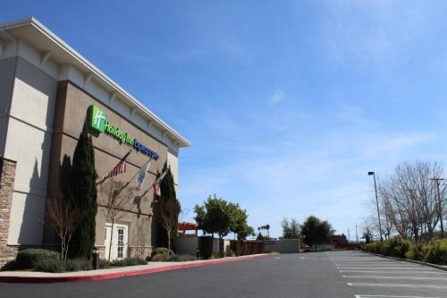 Фотография гостиницы Holiday Inn Express Hotel & Suites Napa Valley-American Canyon, an IHG Hotel