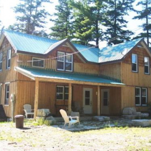 Фотография гостевого дома 4 Bedroom Cottage on Manitoulin Island Next to Sand Beaches!