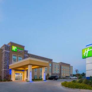 Фотографии гостиницы 
            Holiday Inn Express & Suites Stillwater - University Area, an IHG Hotel