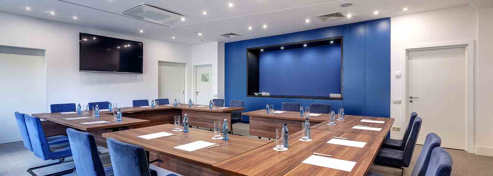 Фотография конференц-зала Каравелла