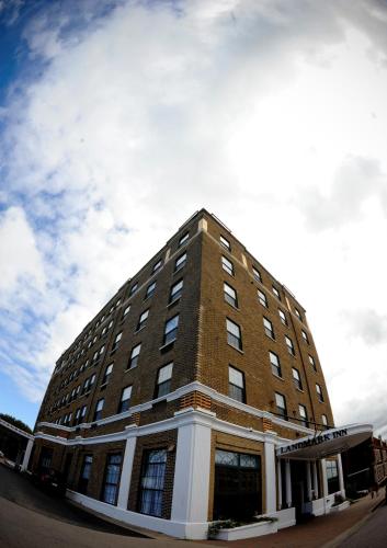 Фотография гостиницы Landmark Inn