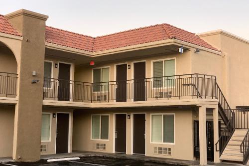 Фотография гостиницы OYO Hotel Palmdale - Antelope Valley