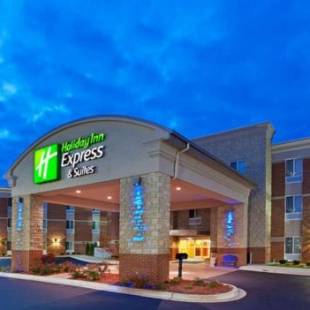 Фотографии гостиницы 
            Holiday Inn Express Hotel & Suites Auburn Hills, an IHG Hotel