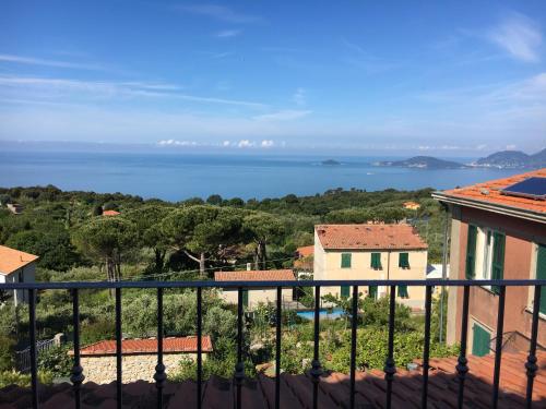 Фотография гостевого дома Montemarcello Holiday Home