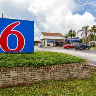 Фотографии гостиницы 
            Motel 6-Starke, FL