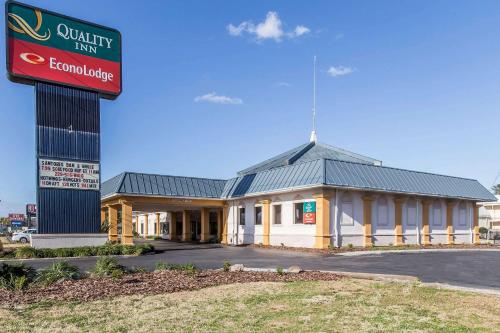 Фотографии гостиницы 
            Quality Inn & Suites Conference Center Thomasville