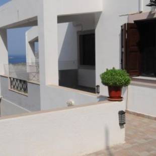 Фотографии гостевого дома 
            2 bedrooms house with furnished terrace and wifi at Mirties Kalimnos