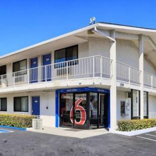 Фотографии гостиницы 
            Motel 6-Walnut Creek, CA