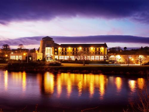 Фотография гостиницы The Riverside Park Hotel