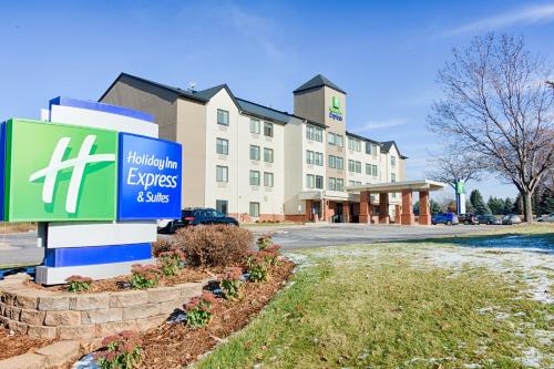 Фотография гостиницы Holiday Inn Express Hotel & Suites Coon Rapids - Blaine Area, an IHG Hotel