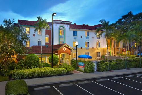 Фотография гостиницы TownePlace Suites by Marriott Fort Lauderdale Weston