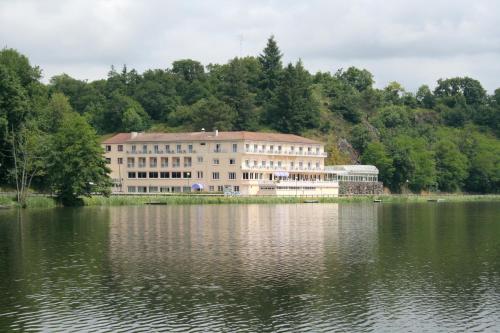 Фотографии гостиницы 
            Logis Cosy - Hôtel Le Moulin Neuf - Chantonnay