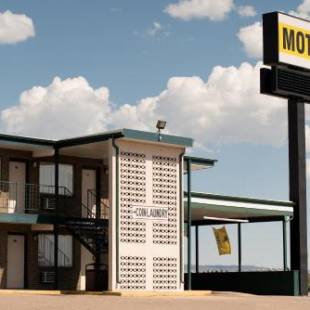 Фотографии мотеля 
            Motel 8 Laramie