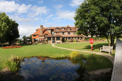 Фотография гостиницы Stirrups Hotel