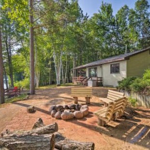 Фотография гостевого дома Lakefront Cabin with Private Dock, Beach and Fire Pit!