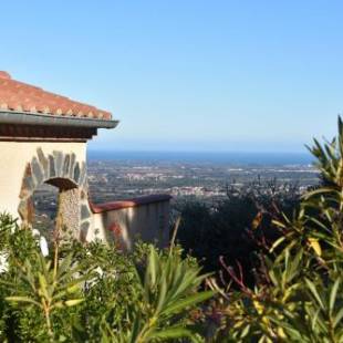 Фотографии гостевого дома 
            Villa Josephine: Vue magnifique sur mer et montagnes