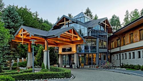 Фотография гостиницы Hotel Czarny Potok Resort SPA & Conference