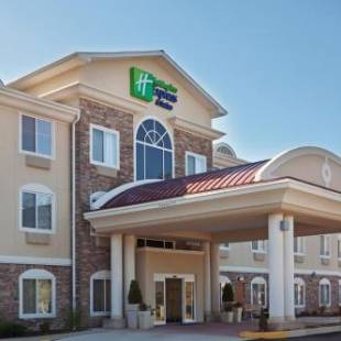 Фотографии гостиницы 
            Holiday Inn Express and Suites Meriden, an IHG Hotel