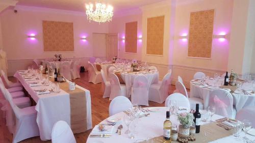 Фотография гостиницы Antrobus Hotel