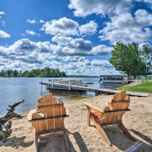 Фотография гостевого дома Large Lakefront Cottage with Boat Dock and Beach!