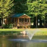 Фотография базы отдыха Alpine Lake Lakefront Cabin 5