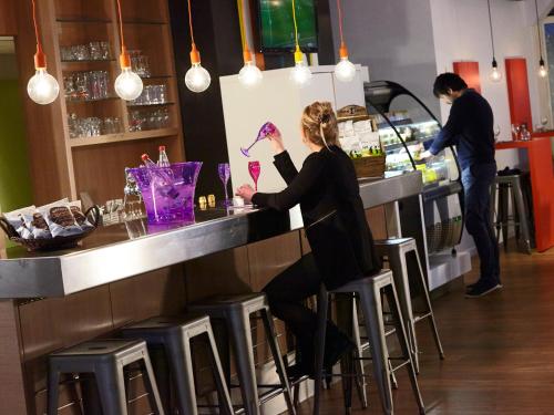 Фотография гостиницы Kyriad Paris Ouest - Colombes