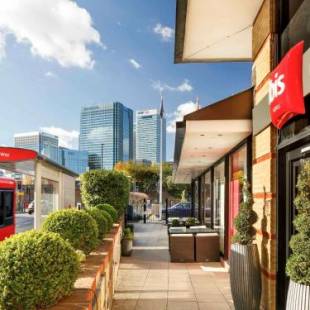 Фотографии гостиницы 
            ibis London Docklands Canary Wharf