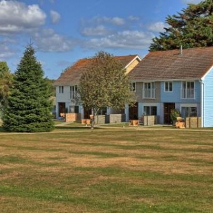 Фотография гостиницы West Bay Cottages Yarmouth Isle of Wight