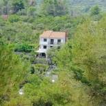 Фотография гостевого дома Seafront rural big house at Solta Croacia island