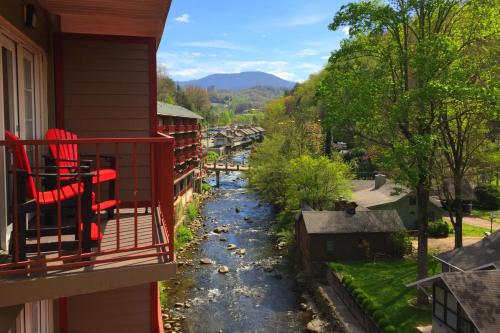 Фотография гостиницы Baymont by Wyndham Gatlinburg On The River