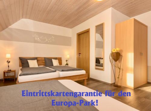 Фотографии гостевого дома 
            Gästehaus Glück wir haben immer Eintrittskarten für den Europa-Park für Sie!