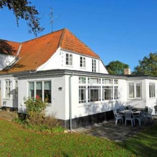 Фотографии гостевого дома
Four-Bedroom Holiday home in Nordborg 1