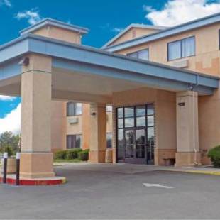 Фотографии гостиницы 
            GreenTree Inn Albuquerque North I-25