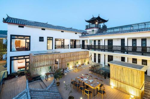 Фотография гостиницы Lijiang Gemmer Hotel