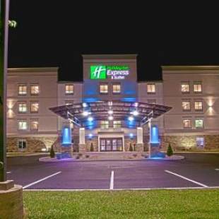 Фотографии гостиницы 
            Holiday Inn Express & Suites Evansville North, an IHG Hotel